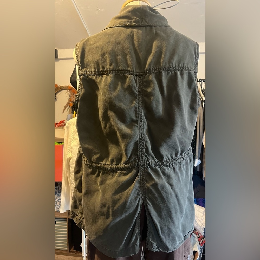 Max Jeans Women's Olive Vest size Medium. - Picture 3 of 8